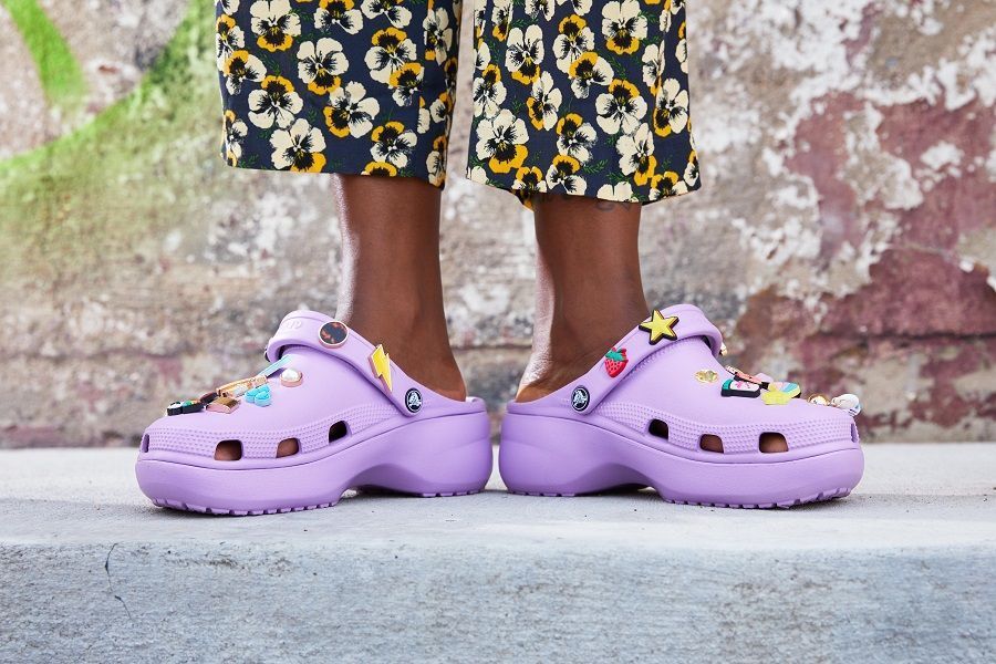 how to style purple and white crocs｜TikTok Search