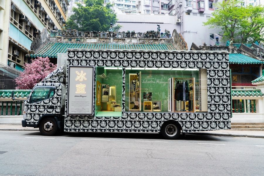 Ferragamo открыл в Гонконге магазин-фургон для коллекции Gancini Iconic