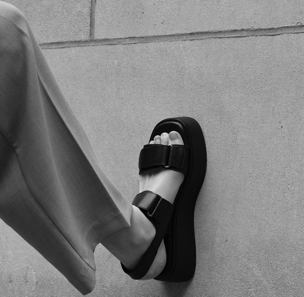 Alle sammen klinke Mona Lisa Vagabond Shoemakers Launches Vagabond's Hometown Summer Collection Campaign