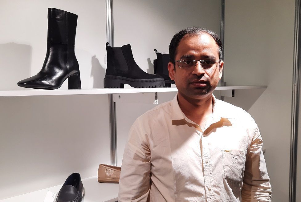 El fabricante indio de calzado Nuova Shoes presenta su colección primavera- verano 2023 en Euro Shoes