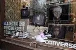 Converse завлекает покупателя силой искусства на улицах и в интернете
