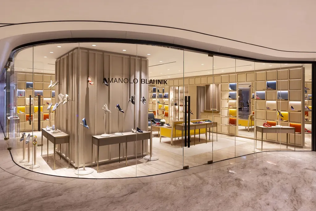 Manolo Blahnik открыл первый магазин в Гонконге 